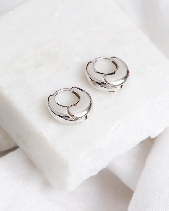 Finerrings Domed  Huggie Earrings - Sterling Silver