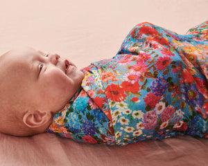 KIP & CO FOREVER FLORAL BAMBOO SWADDLE